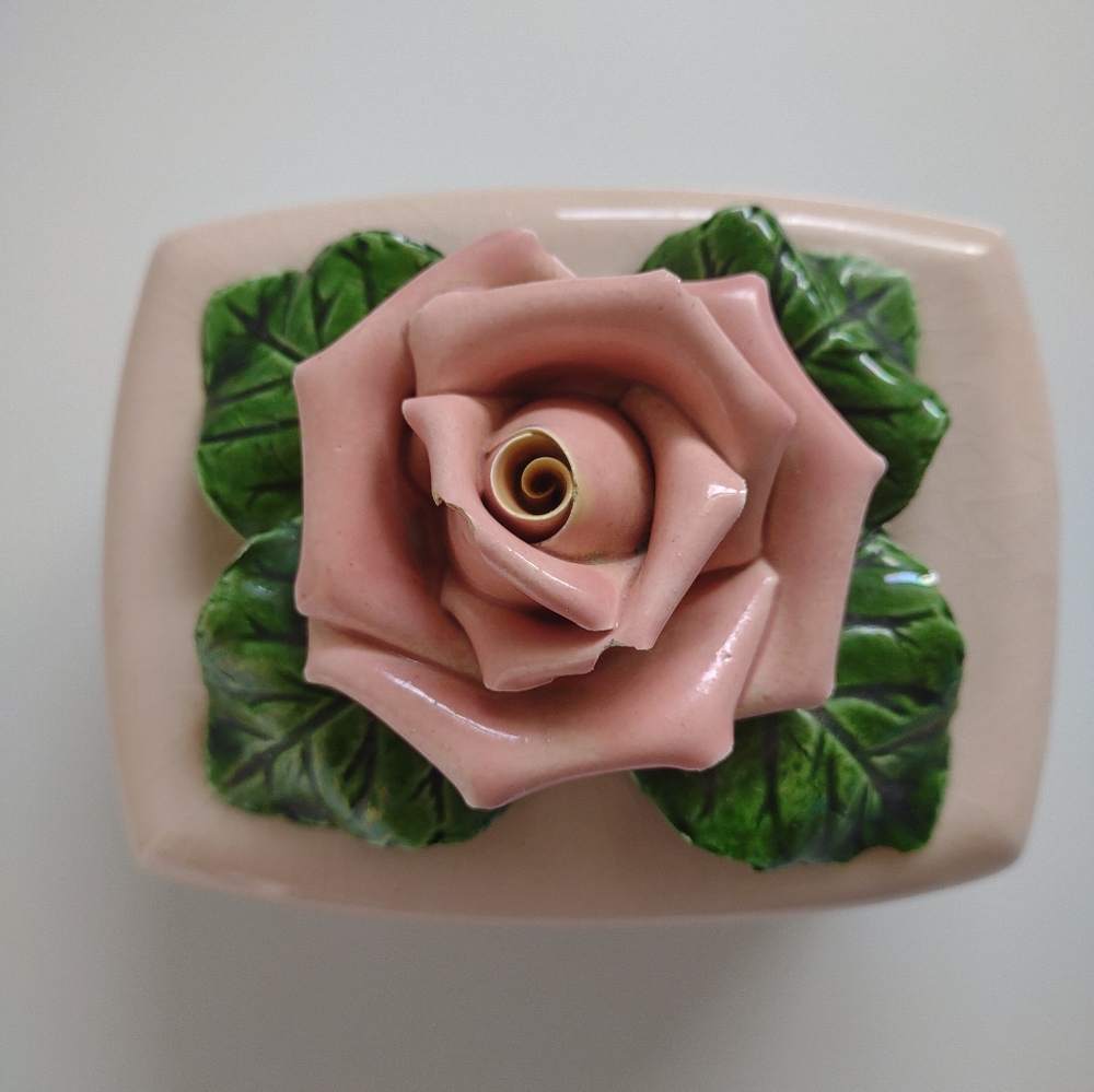 Vintage Valley-Vista Rosebud Porcelain Jewelry Box